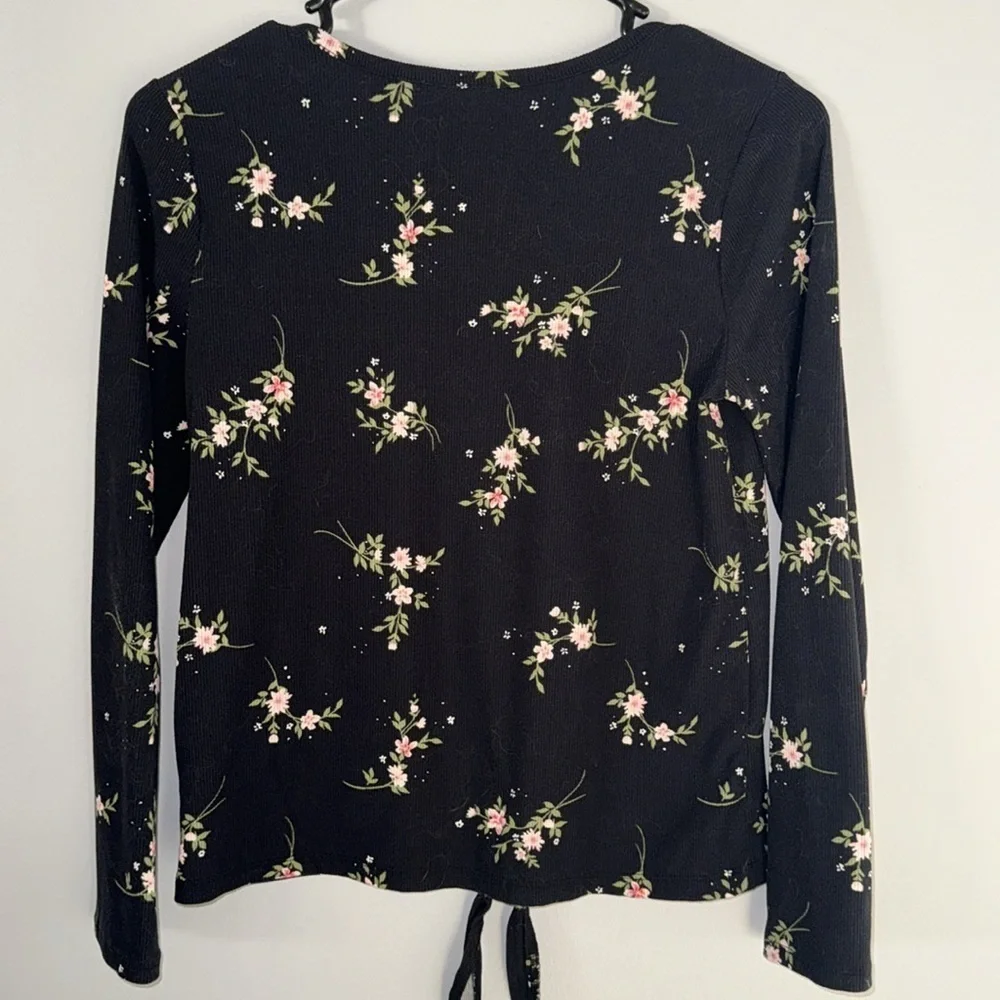 The Children’s Place Black Floral Long Sleeve Thermal L (10/12)